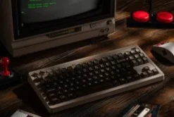 8BitDo Mechanical Keyboard - C64 Edition RET00489