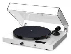 Pro-Ject JukeBox E1 + piano OM5e  Gramofon, System all-in-one / Plug and Play z Bluetooth, biały